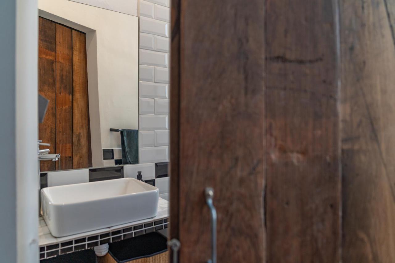 Loft Calme A La Maison Carree - Une Nuit A Nimes Exterior photo